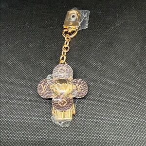 ✅ PRICE IS FIRM ✅ FASHION Gold and Brown Flower Charm Keychain